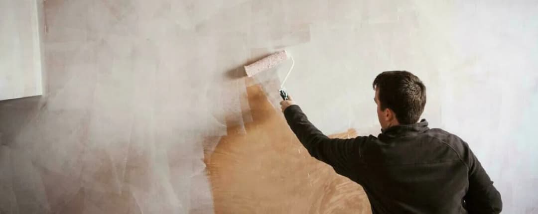 Czy gruntować przed gładzią? Kluczowe informacje, które musisz znać