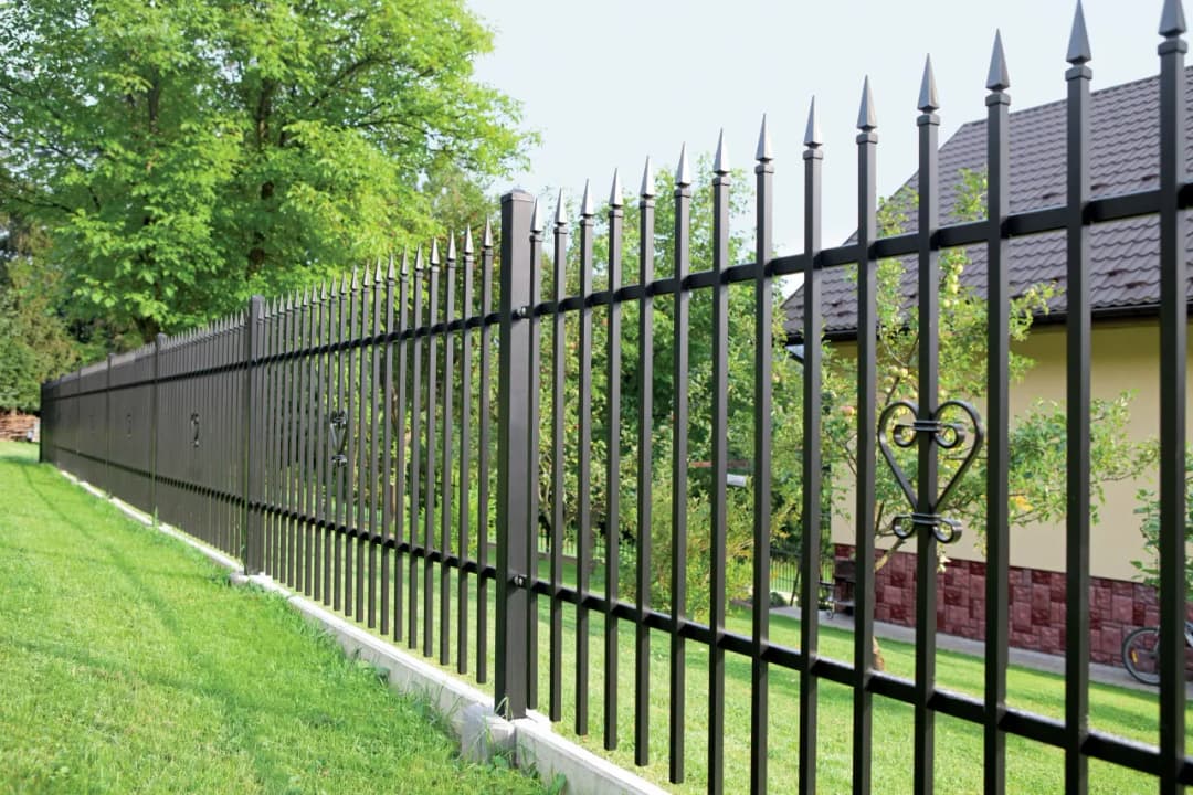 Ogrodzenie czy trzeba zgłaszać? Sprawdź, zanim zaczniesz budować