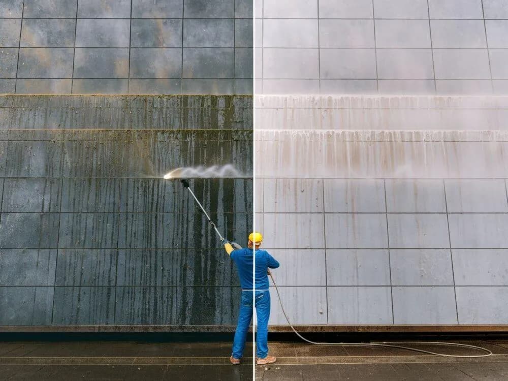 Skuteczne sposoby na usunięcie zielonego nalotu z płotu bez wysiłku