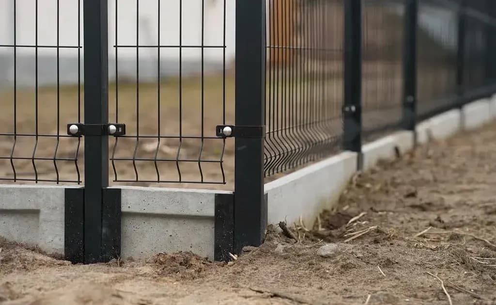 Jak postawić płot - krok po kroku, uniknij najczęstszych błędów
