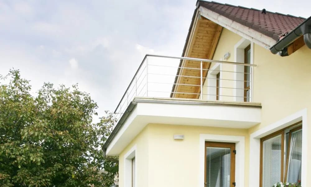 Jak okuć balkon, aby uniknąć kosztownych błędów i zapewnić trwałość