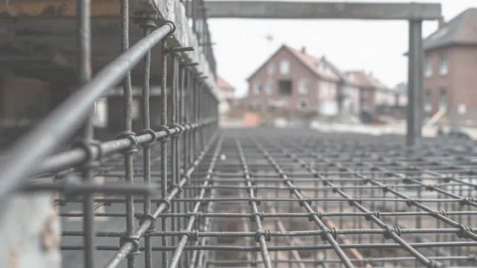 Górne zbrojenie stropu: kluczowe informacje, które musisz znać