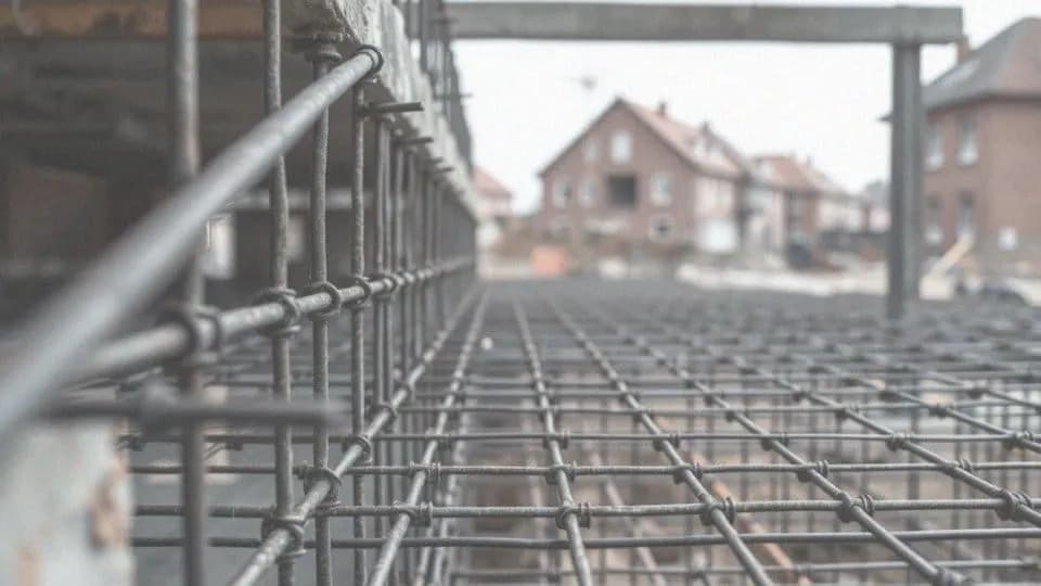 Górne zbrojenie stropu: kluczowe informacje, które musisz znać