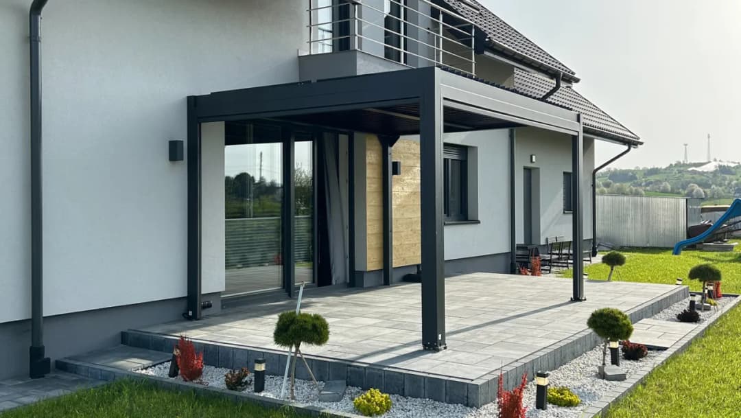 Konstrukcja stalowa czy drewniana: wybór, który może kosztować więcej niż myślisz