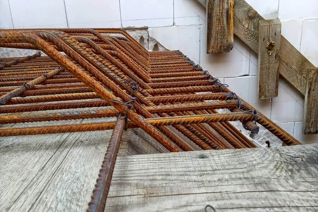 Skuteczne zbrojenie schodów: uniknij najczęstszych błędów i kosztów