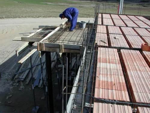 Zbrojenie balkonu wiszącego: klucz do bezpieczeństwa i trwałości konstrukcji