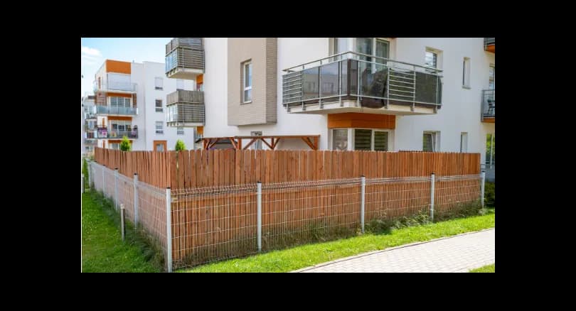 Jak ogrodzić ogródek w bloku? Sprawdź, co musisz wiedzieć przed rozpoczęciem