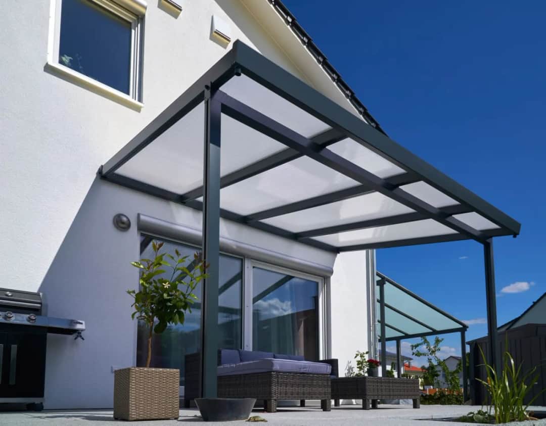 Jak zamontować daszek z poliwęglanu - uniknij najczęstszych błędów