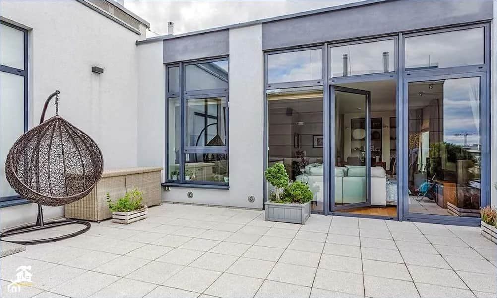 Jak położyć folię w płynie na balkon i uniknąć najczęstszych błędów