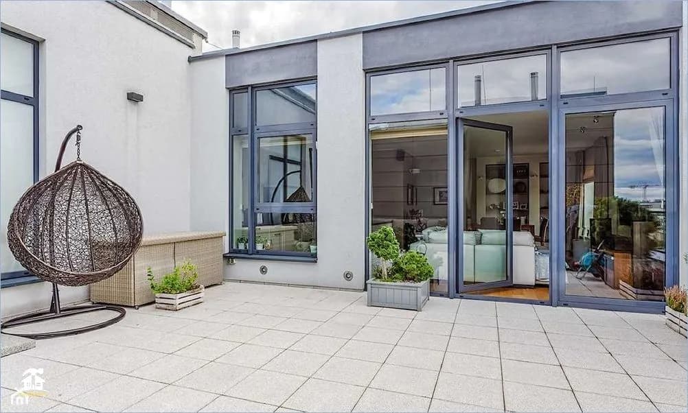 Jak położyć folię w płynie na balkon i uniknąć najczęstszych błędów